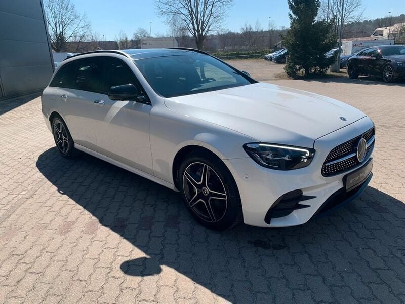 Gebraucht Mercedes E300 AMG 265 PS (194 kW) 2023 Manufaktur diamantweiß bright Kombi