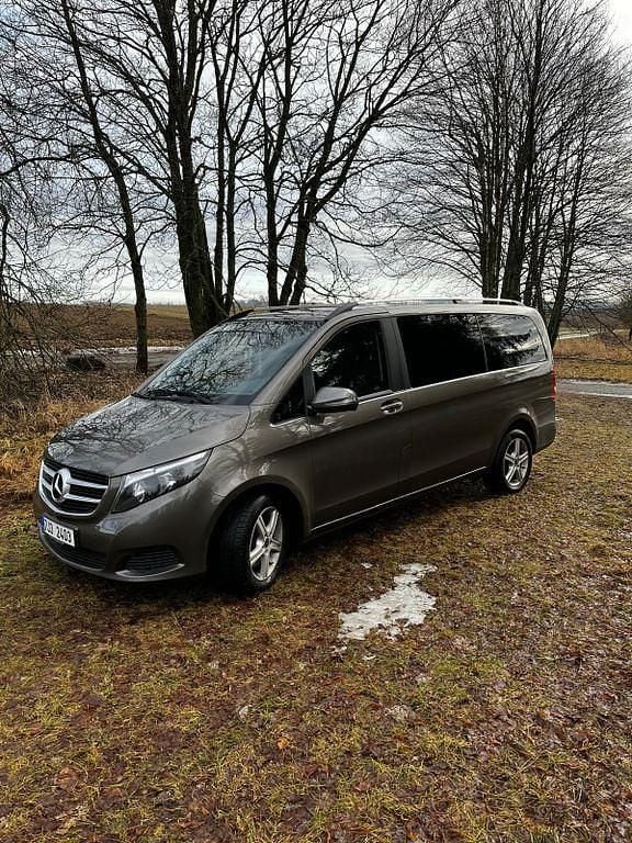 Gebraucht Mercedes V220 Edition 163 PS (119 kW) 2018 Grau Van / Kleinbus