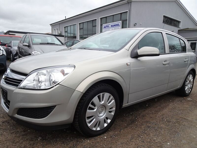 Grau Gebraucht 2009 Opel Astra Edition Kleinwagen | 1.950 € (Guter Preis) - Bild 1/4