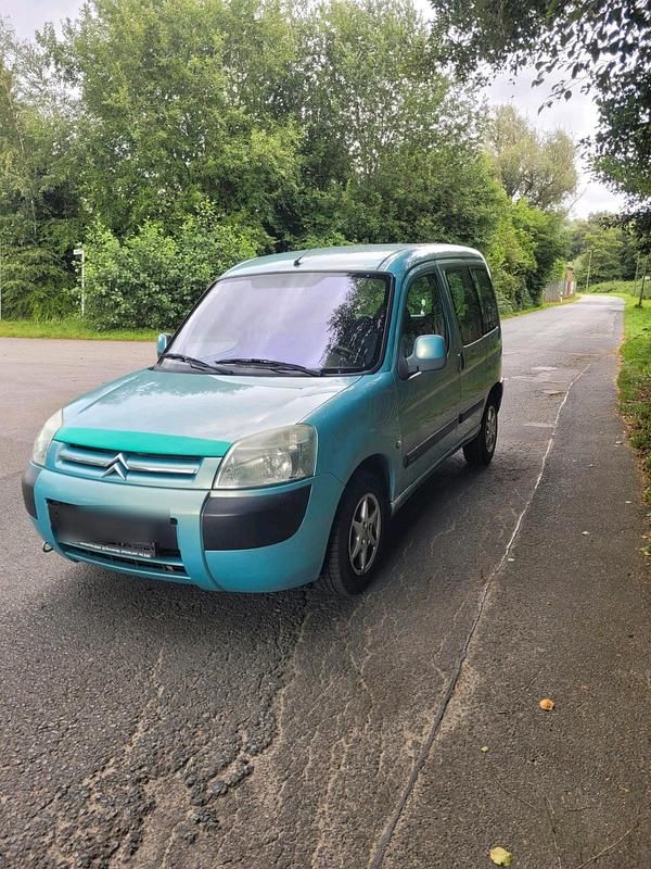 Grün Gebraucht 2005 Citroën Berlingo Van / Kleinbus | 1.350 € (Etwas zu teuer) - Bild 1/4