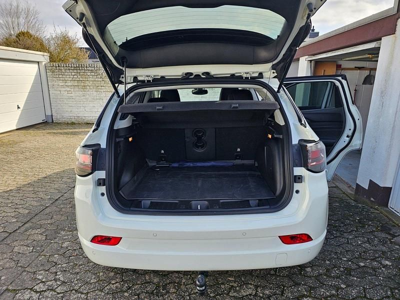 Gebraucht Jeep Compass 179 PS (131 kW) 2022 Weiß SUV