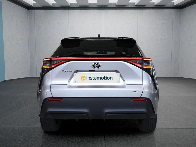 Gebraucht Toyota bZ4X 160 kW (218 PS) 2022 Silber SUV