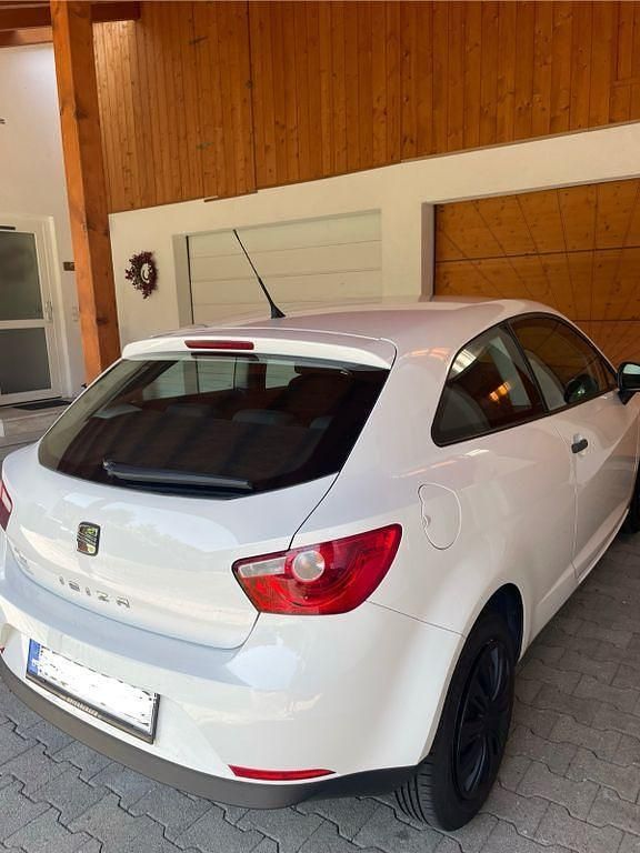 Grau Gebraucht 2011 Seat Ibiza SC Reference Kleinwagen | 2.500 € (Guter Preis) - Bild 1/4