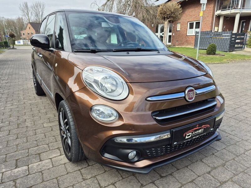 Braun Gebraucht 2018 Fiat 500L Lounge Van / Kleinbus | 10.900 € (Fairer Preis) - Bild 1/4