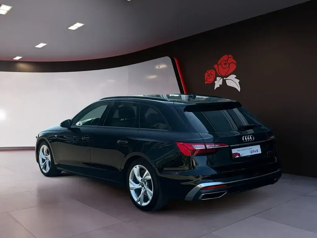 Gebraucht Audi A4 S-Line 204 PS (150 kW) 2023 Mythosschwarz metallic Kombi