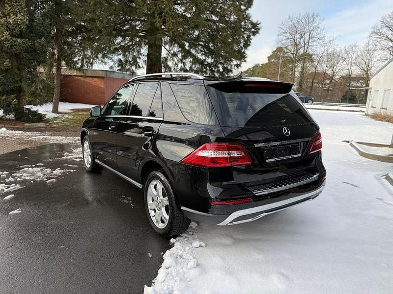 Gebraucht Mercedes ML350 258 PS (189 kW) 2013 Schwarz SUV
