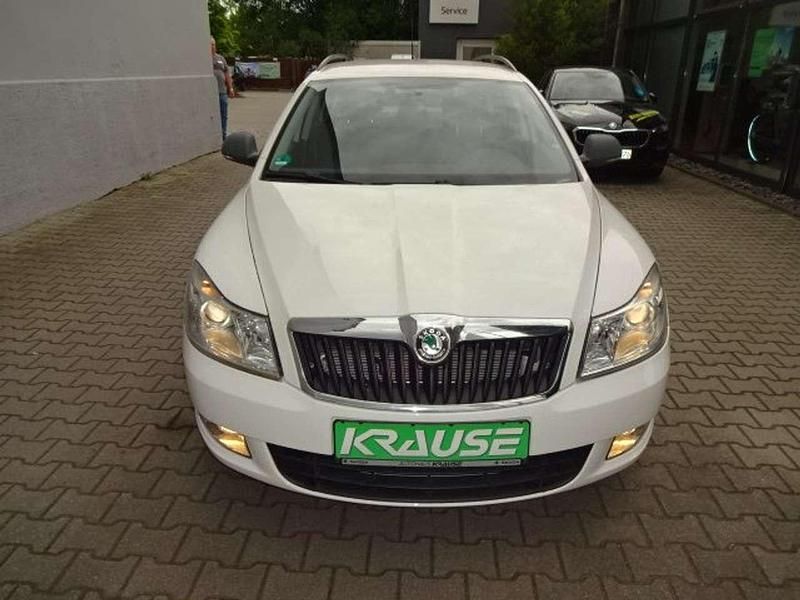 Gebraucht Skoda Octavia 102 PS (75 kW) 2010 Candyweiss Kombi