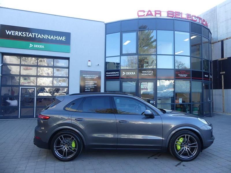 Gebraucht Porsche Cayenne 462 PS (339 kW) 2022 Quarzitgrau (metallic) SUV