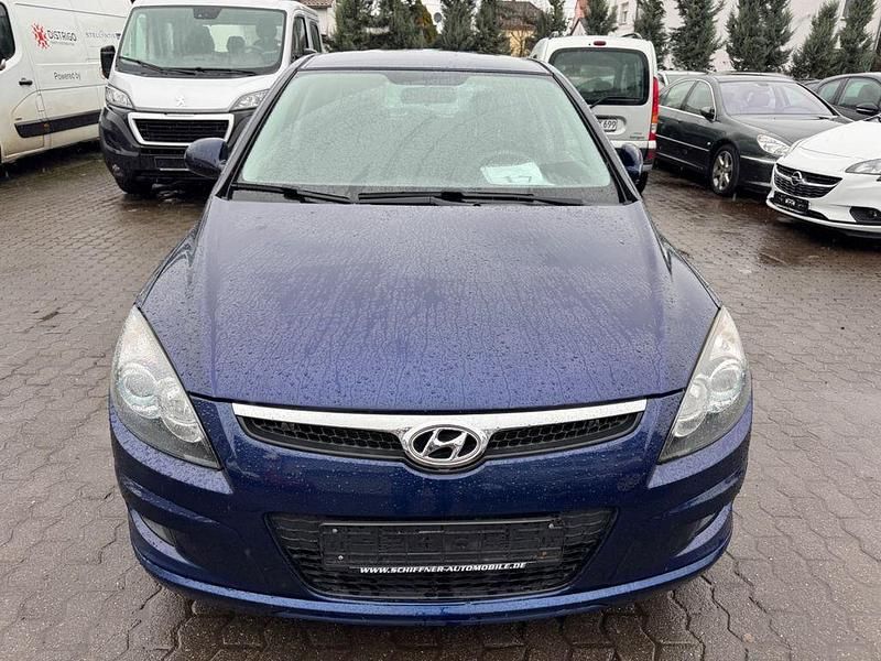 Gebraucht Hyundai i30 109 PS (80 kW) 2009 Blau Limousine