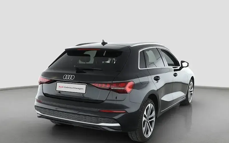 Używany Audi A3 Ambiente 150 KM (110 kW) 2025 Czarny Sedan/Limuzyna