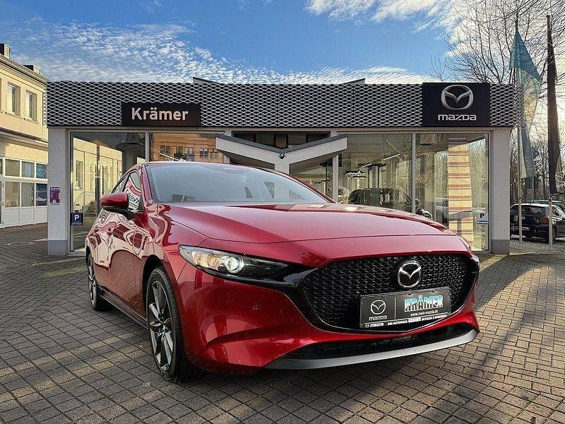 Neu Mazda 3 140 PS (102 kW) 2025 Rot Limousine
