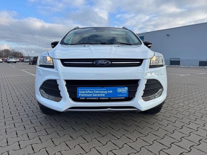 Gebraucht Ford Kuga Trend 150 PS (110 kW) 2016 Weiß SUV