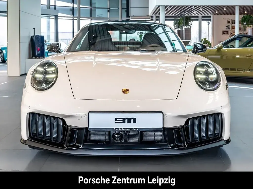 Gebraucht Porsche 992 541 PS (397 kW) 2026 Beige Coupé