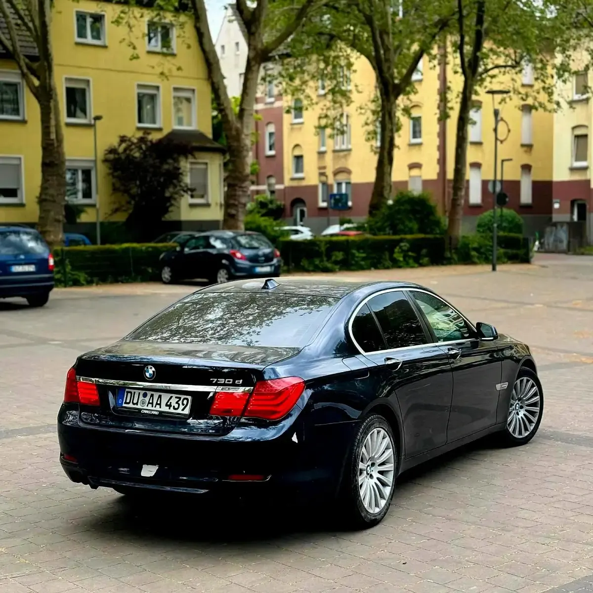 Gebraucht BMW 730 245 PS (180 kW) 2011 Blau Limousine