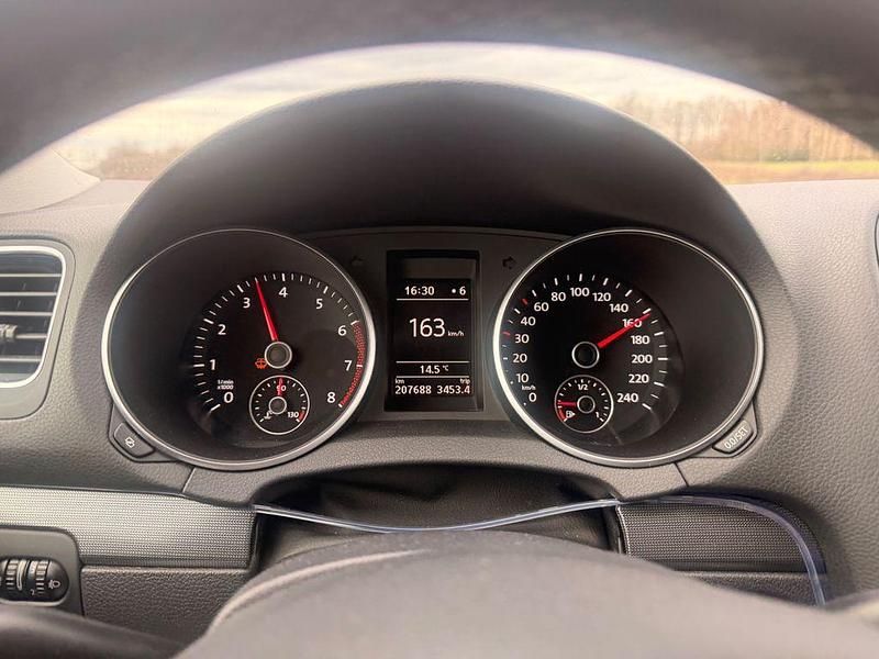 Gebraucht VW Golf VI 105 PS (77 kW) 2011 Schwarz Kleinwagen