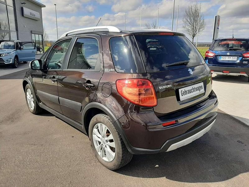 Gebraucht Suzuki SX4 Style 120 PS (88 kW) 2015 Braun Limousine