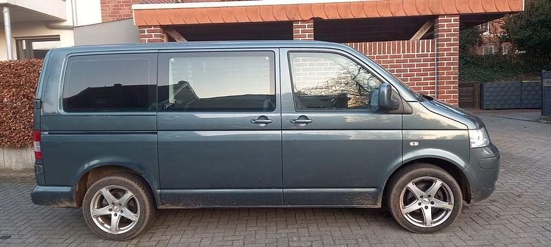 Gebraucht VW T5 131 PS (96 kW) 2007 Grün Van