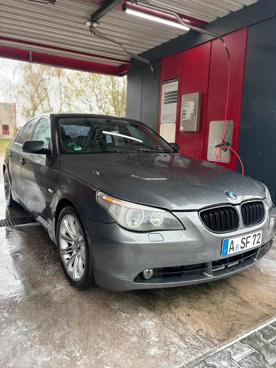 Gebraucht BMW 525 231 PS (169 kW) 2007 Grau Limousine