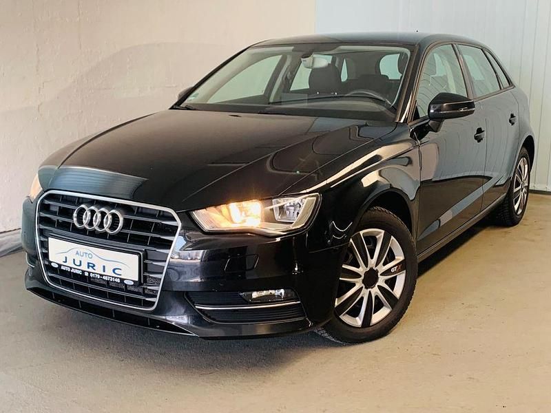 Gebraucht Audi A3 Attraction 110 PS (80 kW) 2015 Schwarz Limousine