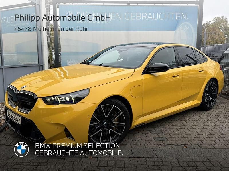 Speedgelb Gebraucht 2024 BMW M5 Performance Limousine | 133.880 € - Bild 1/4