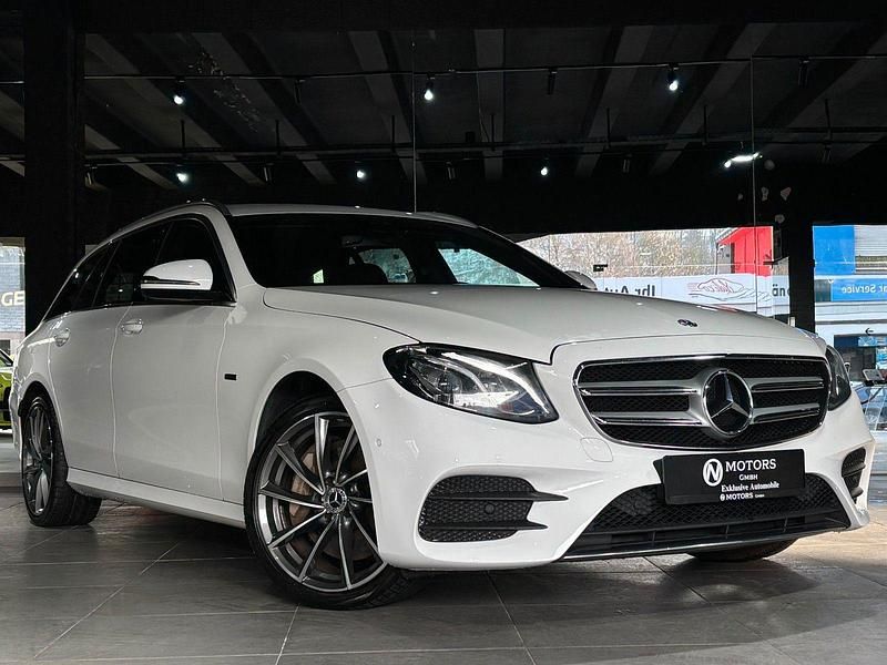 Weiß Gebraucht 2019 Mercedes E300 AMG Kombi | 23.999 € (Superpreis) - Bild 1/4