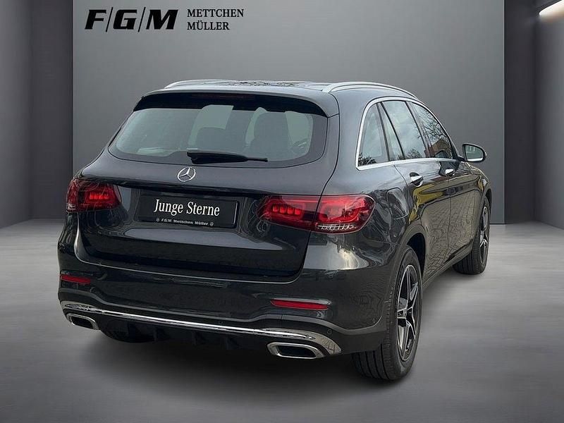 Gebraucht Mercedes GLC200 AMG line 197 PS (144 kW) 2019 Metalliclack graphitgrau SUV