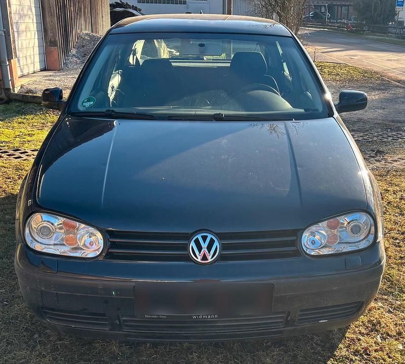 Gebraucht VW Golf IV 101 PS (74 kW) 2002 Schwarz Limousine