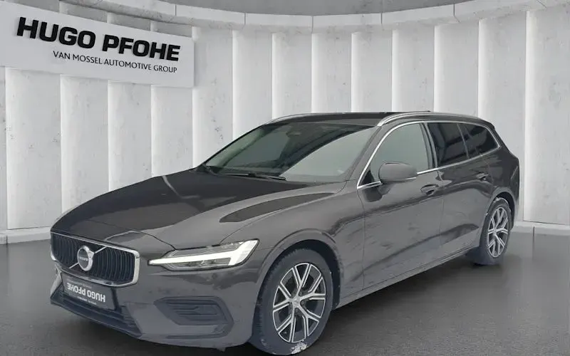 Gebraucht Volvo V60 Core 163 PS (119 kW) 2023 Grau Kombi