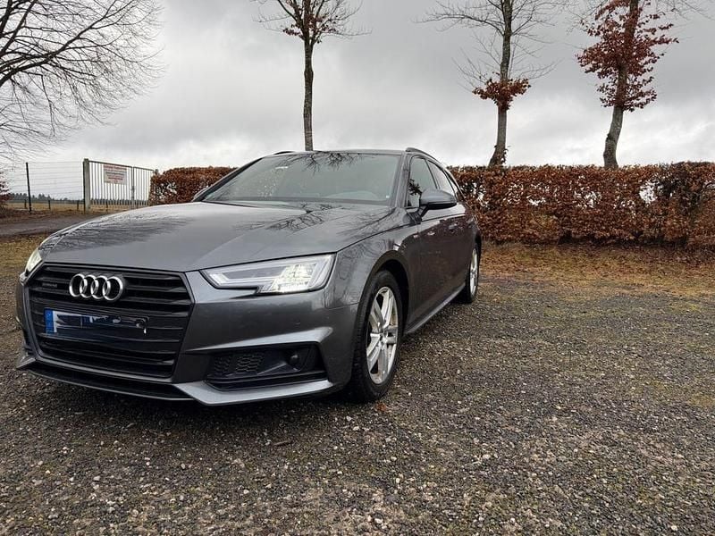 Grau Gebraucht 2017 Audi A4 Sport Kombi | 15.000 € (Fairer Preis) - Bild 1/4