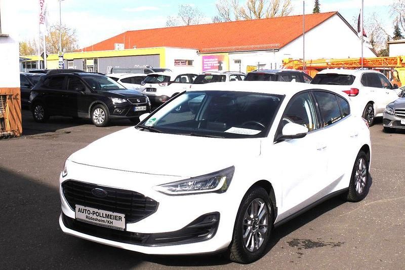 Gebraucht Ford Focus Titanium 125 PS (91 kW) 2023 Weiß Limousine