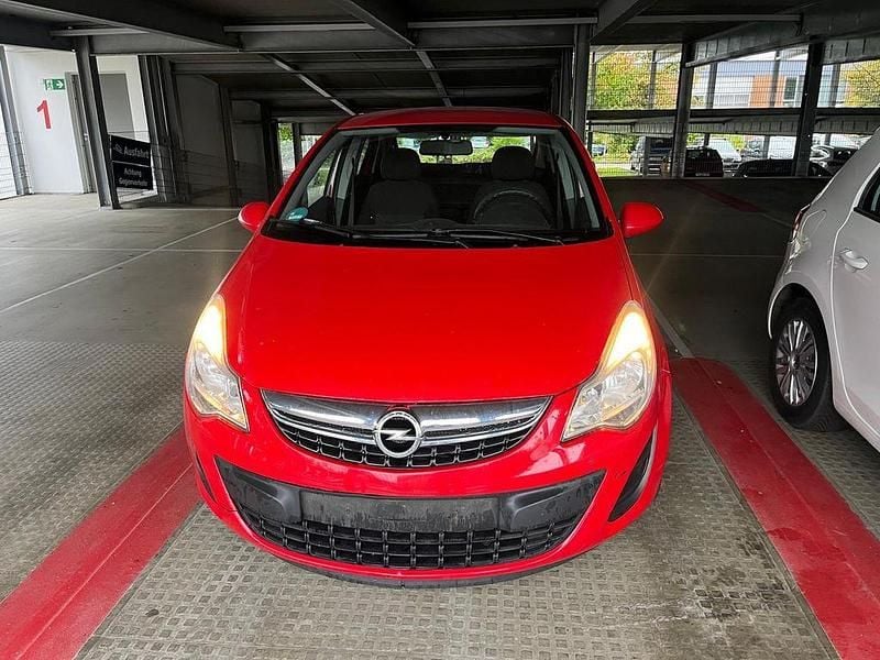 Rot Gebraucht 2013 Opel Corsa Selection Limousine | 1.500 € - Bild 1/4