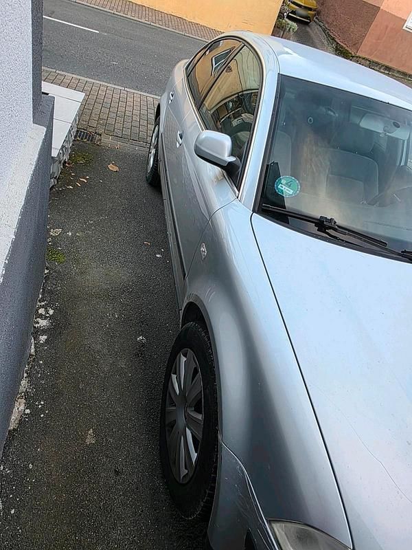 Gebraucht VW Passat 116 PS (85 kW) 2004 Grau Limousine