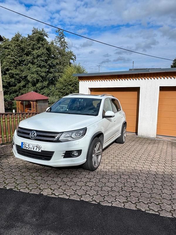 Weiß Gebraucht 2014 VW Tiguan R-line SUV | 11.200 € - Bild 1/4