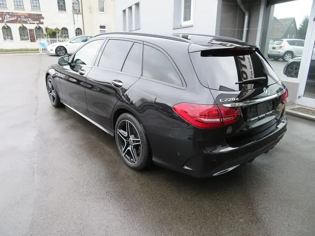 Gebraucht Mercedes C220 AMG 194 PS (142 kW) 2021 Schwarz Limousine
