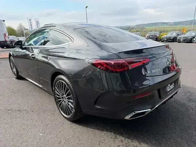 Gebraucht Mercedes CLE300 Premium 204 PS (150 kW) 2024 Grau Coupé
