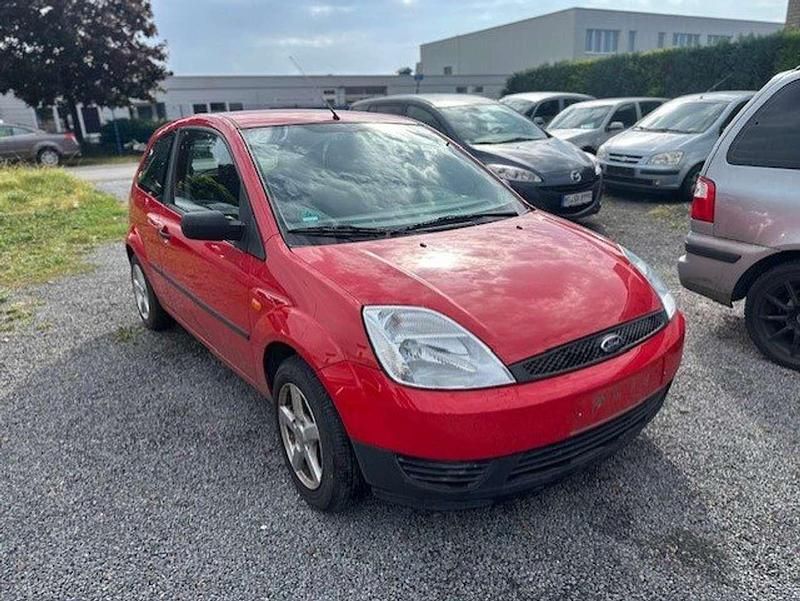 Rot Gebraucht 2004 Ford Fiesta Kleinwagen | 2.490 € (Fairer Preis) - Bild 1/4
