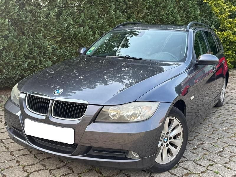Grau Gebraucht 2006 BMW 318 Kombi | 2.199 € (Guter Preis) - Bild 1/4