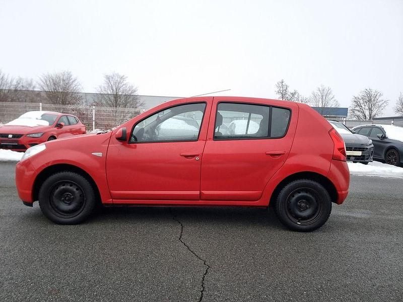 Gebraucht Dacia Sandero Lauréate 84 PS (61 kW) 2012 Rot Limousine