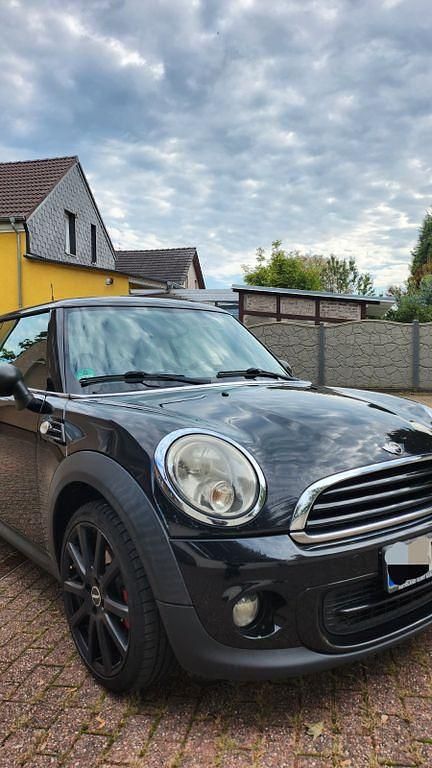 Schwarz Gebraucht 2010 Mini ONE Kleinwagen | 3.750 € (Fairer Preis) - Bild 1/4