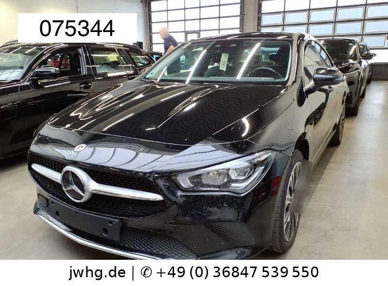 Nachtschwarz Gebraucht 2023 Mercedes CLA250e Limousine | 28.450 € (Superpreis) - Bild 1/4