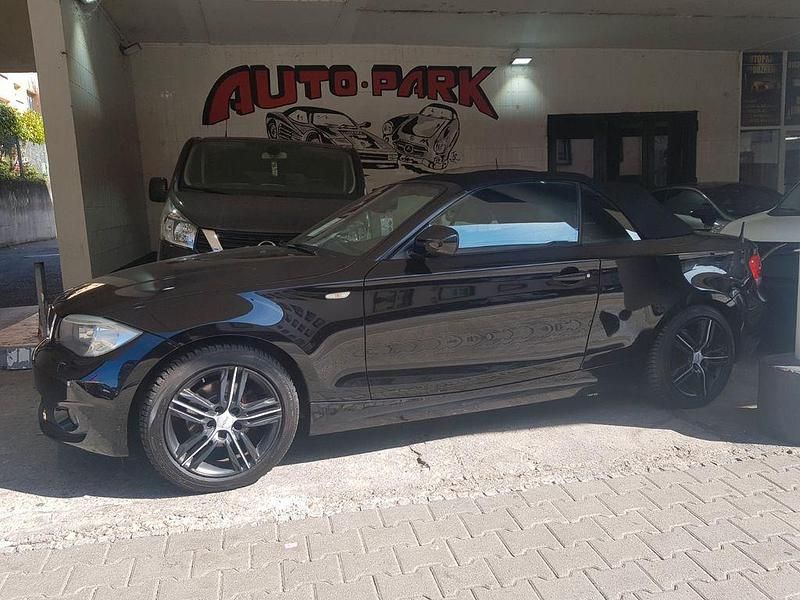 Schwarz Gebraucht 2011 BMW 118 Cabriolet Performance Cabrio | 8.990 € (Fairer Preis) - Bild 1/4