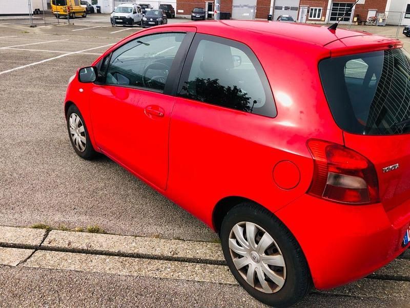Gebraucht Toyota Yaris Sol 87 PS (63 kW) 2008 Rot Kleinwagen