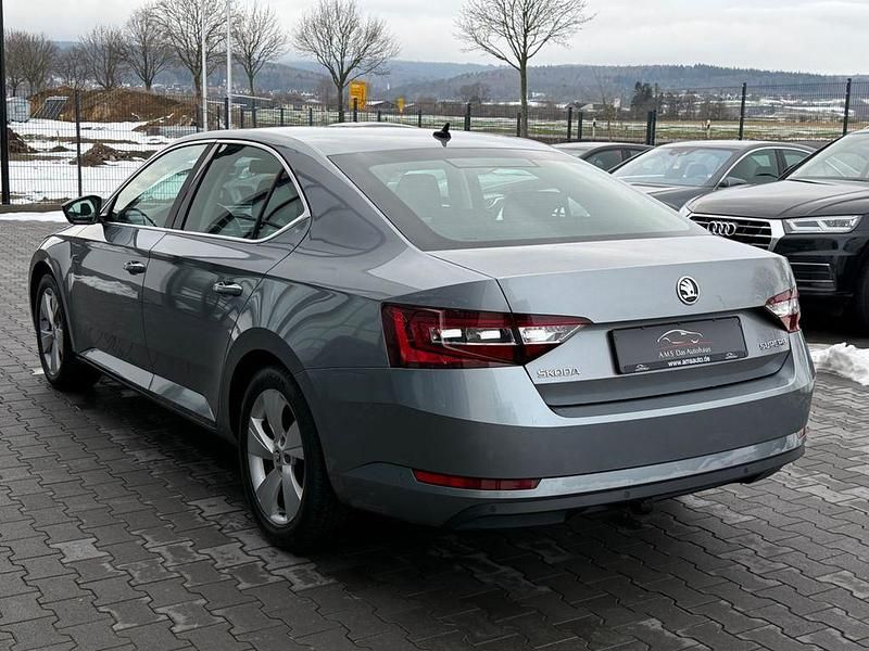 Gebraucht Skoda Superb Ambition 150 PS (110 kW) 2015 Grau Limousine