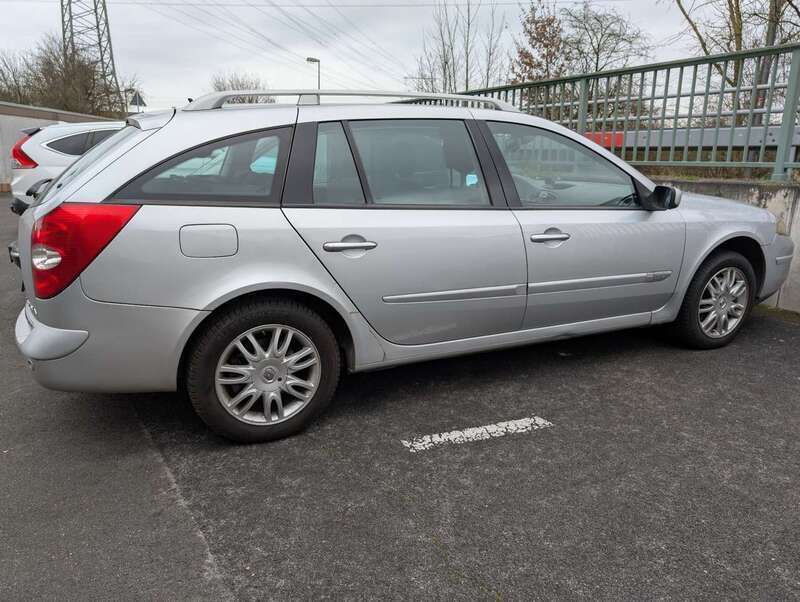Silber Gebraucht 2005 Renault Laguna GrandTour Dynamique Kombi | 3.500 € (Teuer) - Bild 1/4