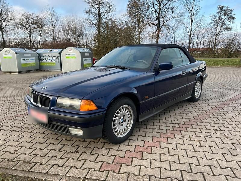 Gebraucht BMW 320 Cabriolet 150 PS (110 kW) 1995 Blau Cabrio