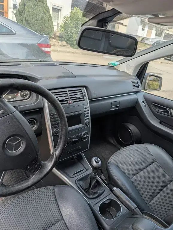 Gebraucht Mercedes B180 Chrome 109 PS (80 kW) 2010 Blau Kleinwagen