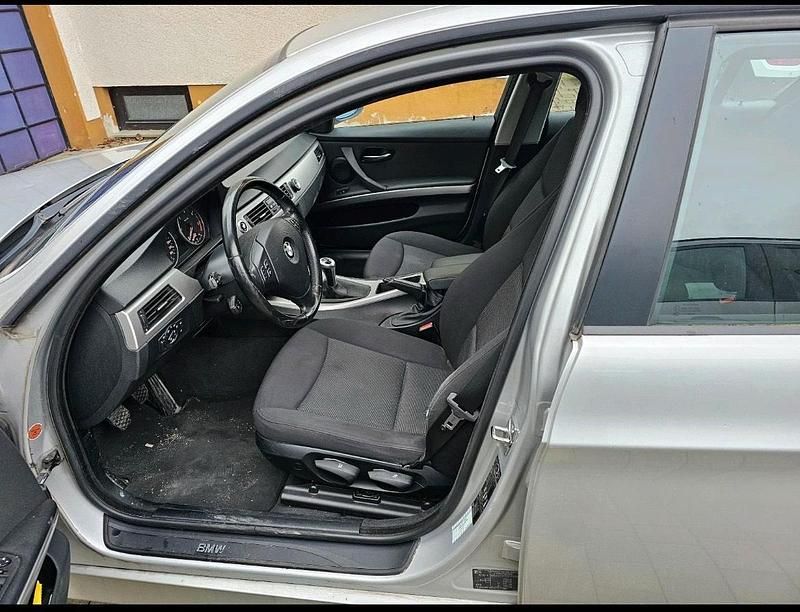 Gebraucht BMW 318 123 PS (90 kW) 2007 Silber Limousine