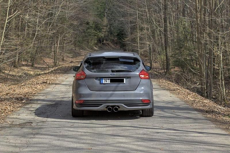 Second-hand Ford Focus ST 250 CP (183 kW) 2016 Gri Berlinǎ