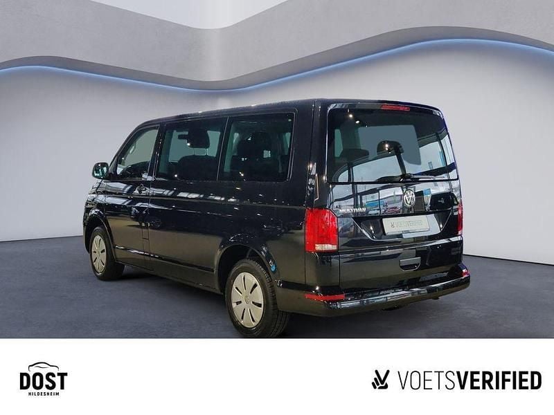 Gebraucht VW Multivan Trendline 150 PS (110 kW) 2021 Schwarz Van