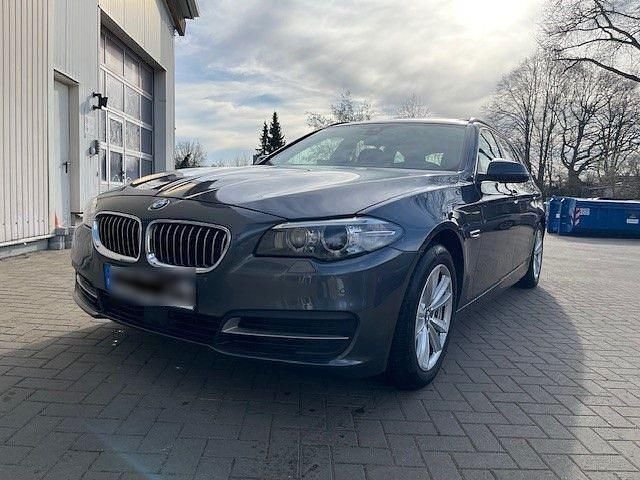 Grau Gebraucht 2015 BMW 520 Kombi | 13.900 € (Fairer Preis) - Bild 1/4